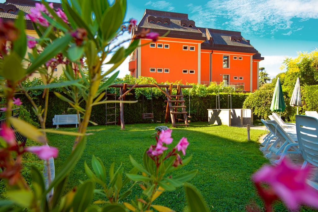 Atlant Hotel Saints Constantine and Helena Екстер'єр фото
